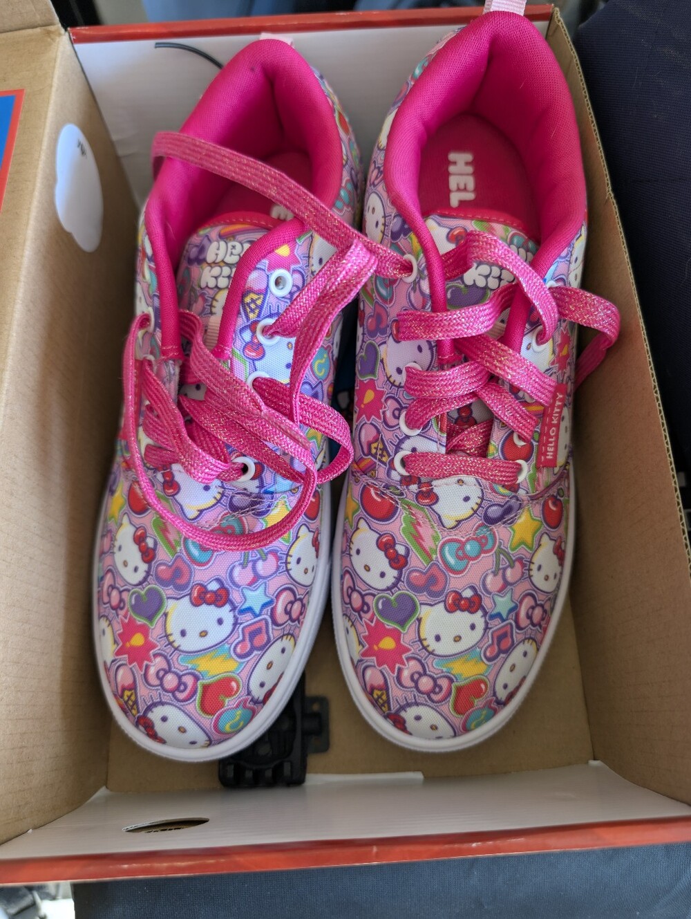 Hello Kitty Heelys